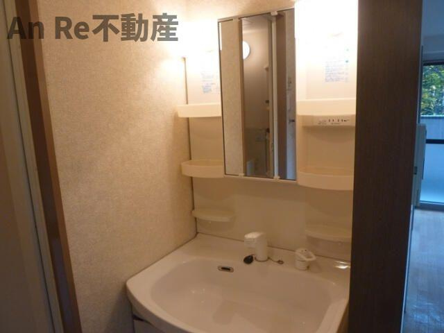 ドゥムールＮＹ２１の洗面所