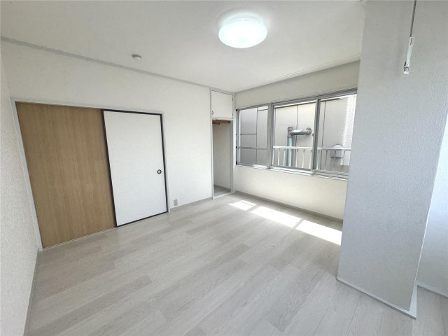 浅野ビルの居間・リビング