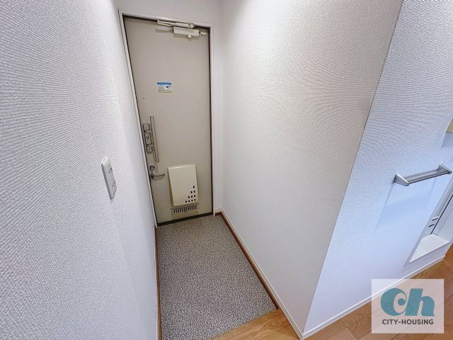 レジデンス大森山王 205号室の玄関