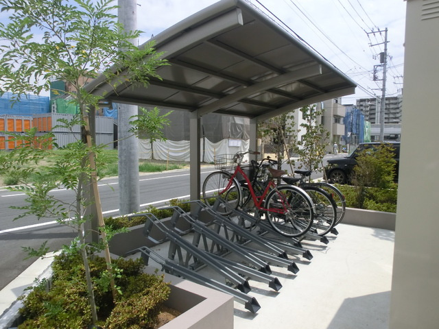 シエスタのその他共用部分|屋根付き自転車置き場。
