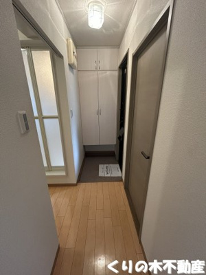 【玄関】 | タクトハイツ日浅Ⅱ | 収納もある玄関です