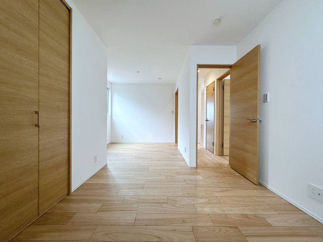 西区井口鈴が台3丁目 No.1の洋室|4.5帖の洋室2部屋が壁を無くし9帖のお部屋として使えます♪
お子様のライフスタイルに合わせて部屋数を増やすことができるようになっています♪