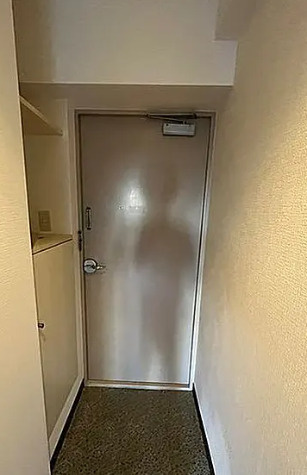 ラフィネお茶の水の玄関