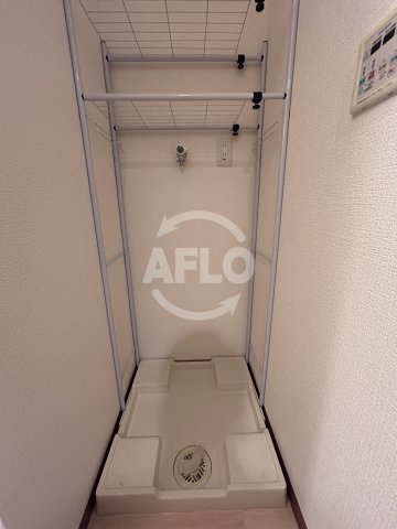 イー・バイ・ユー新大阪の洗面所|EbyU新大阪　洗濯パン