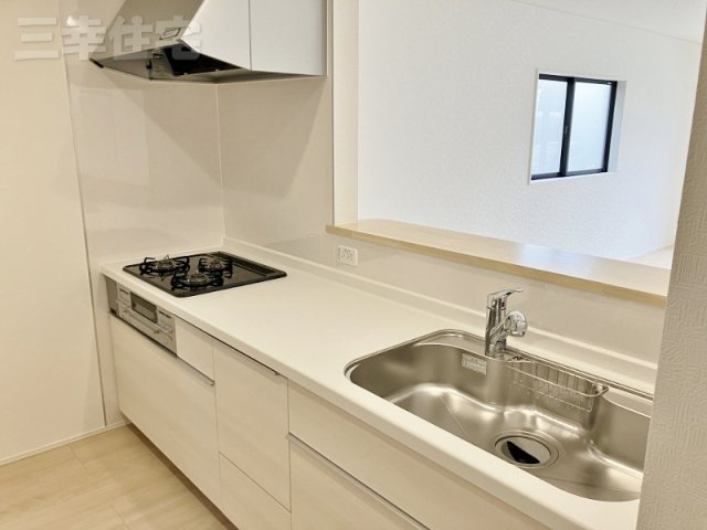 碧南市日進町　最終1棟のキッチン|リビングを見渡せる対面式キッチン。ご家族との距離が近くなりますね♪