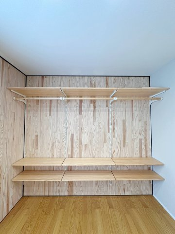 [価格改定]東区馬木6丁目 No.4の収納|全居室収納☆
6帖洋室のクローゼットです♪