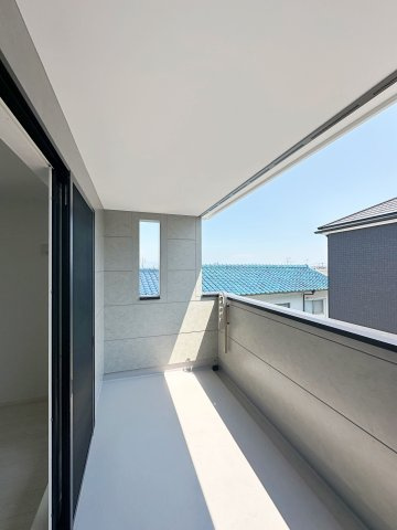佐伯区坪井1丁目No.1のバルコニー|2階の広々としたルーフインナーバルコニー☆