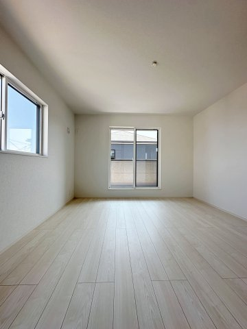 佐伯区坪井1丁目No.1の洋室|広々とした2階8.5帖の主寝室☆