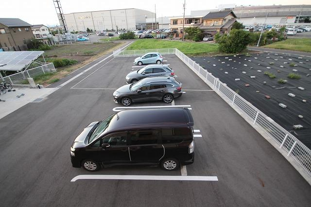 Maison　Clairの駐車場