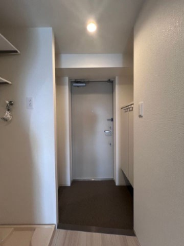 セレニテ九条リアンの玄関