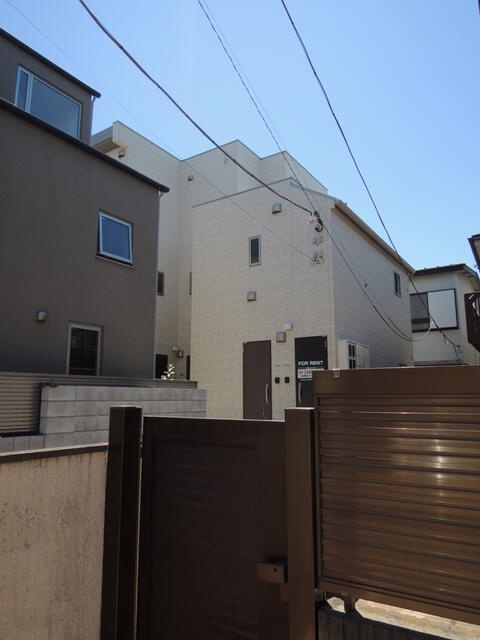 ラフィネ三軒茶屋のエントランス