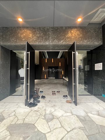 S-RESIDENCE難波大国町Tresのエントランス
