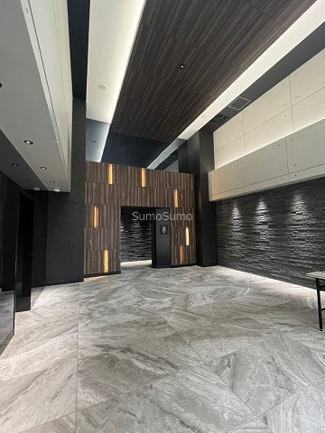 S-RESIDENCE難波大国町Tresのロビー