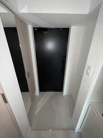 S-RESIDENCE難波大国町Tresの玄関