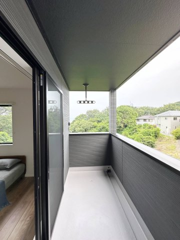 廿日市市阿品台1丁目 No.Bのバルコニー|バルコニー☆
しっかりと屋根があり急な天気の変化も安心です♪