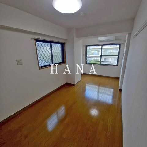 クラーシェ妙典の洋室