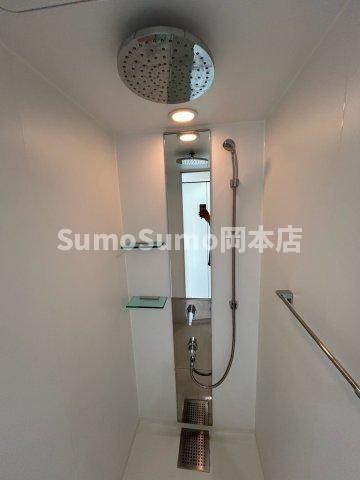 ワコーレプラティーク神戸深江駅前のシャワールーム|コンパクトで使いやすいシャワールームです