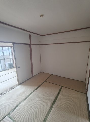 ファミリーマンションのエントランス|落ち着いたエントランスです