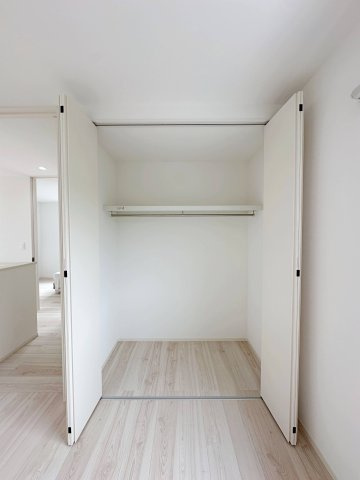 廿日市市阿品台1丁目 No.Aの収納|全居室収納☆
4.5帖洋室のクローゼットです♪