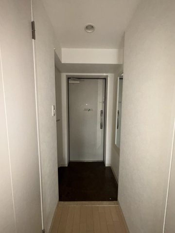 アーデン谷町の玄関