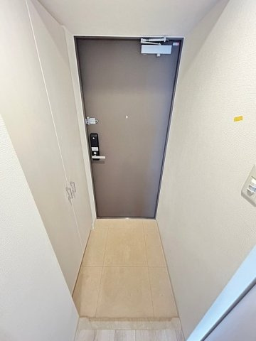 エスリード神戸三宮ラグジェの玄関