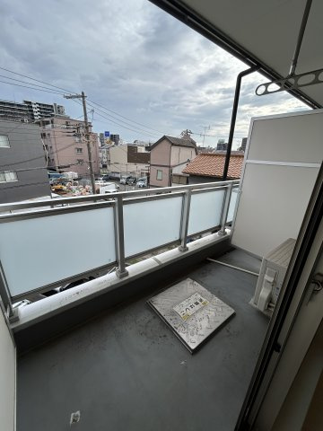 ウィンドヒル塚本のバルコニー|開放的で明るい空間を演出してくれるバルコニーです