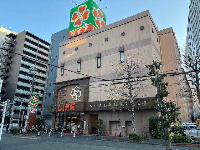 アベニールの周辺