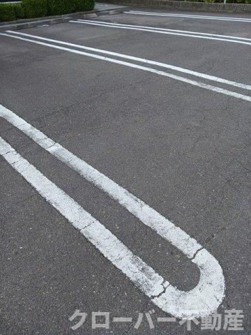 ポラリス豊中の駐車場
