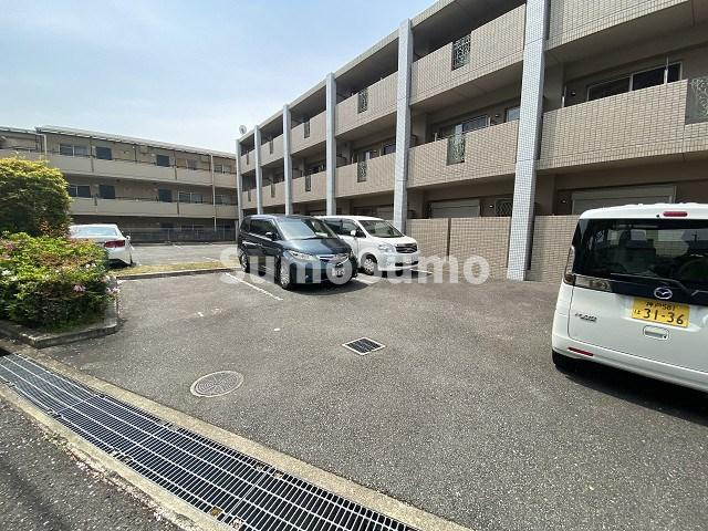 ファミール・園田の駐車場|駐車場です