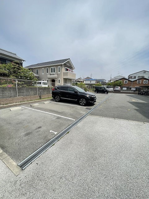 ル・ソレイユの駐車場|駐車スペースもあります