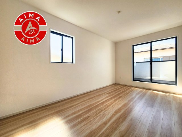 福岡市東区八田3丁目第12-2棟（1号棟）の内観：施工例|採光良好な洋室は全居室、複層ガラスの遮熱効果と断熱効果で、一年中快適に過ごせます。