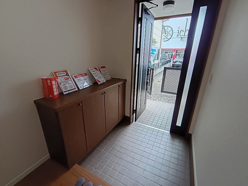 高崎市中居町2丁目リフォーム済中古住宅の玄関