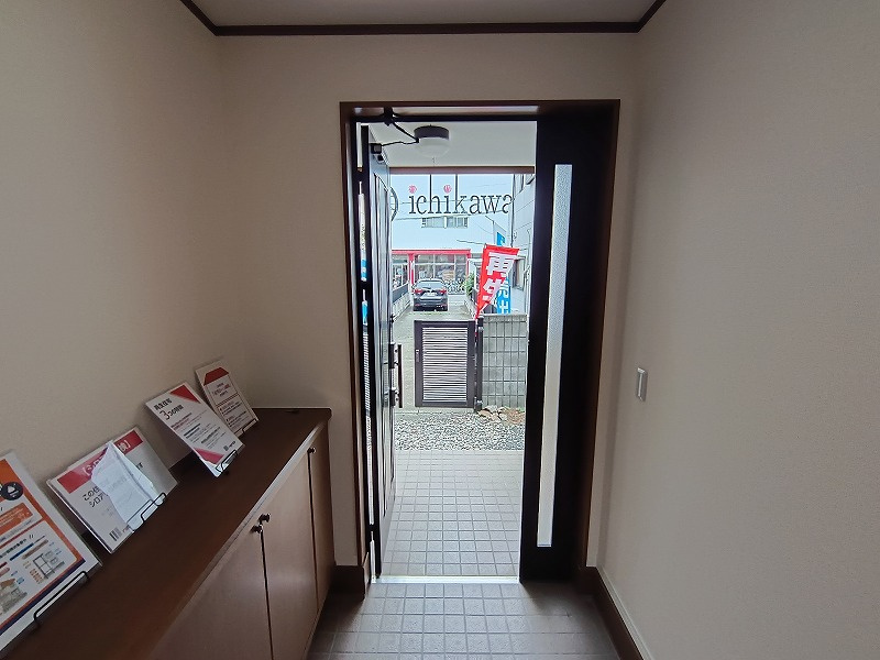 高崎市中居町2丁目リフォーム済中古住宅の玄関