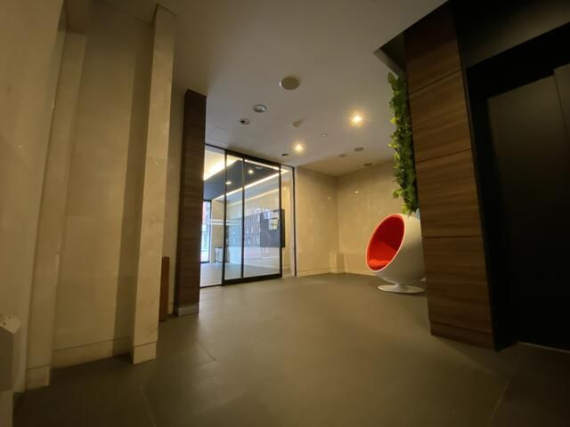 クレジデンス神谷町のエントランス