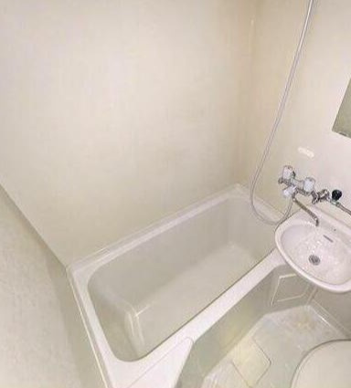 横浜市港北区小机町の賃貸マンションの浴室