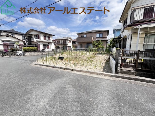 加古川市西神吉町大国　　新築戸建の前面道路含む現地写真