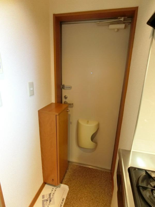 北大塚アパートメントの玄関