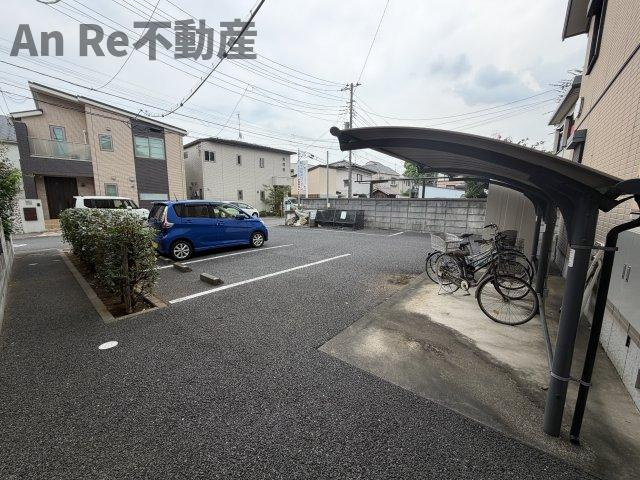 セフィラdioの駐車場