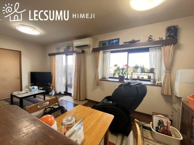 ライフガーデン吾妻壱番館の居間・リビング