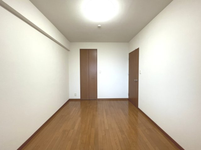 エバーライフリバーサイド飯塚弐番館の洋室