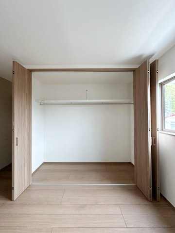 東区上温品4丁目の収納|6帖主寝室のクローゼット☆