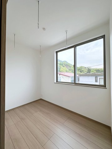 東区上温品4丁目のバルコニー|大人気のサンルーム☆
天気や季節などを気にせずいつでも選択物を干すことができます♪
バルコニーじゃないのでお掃除なども簡単です！