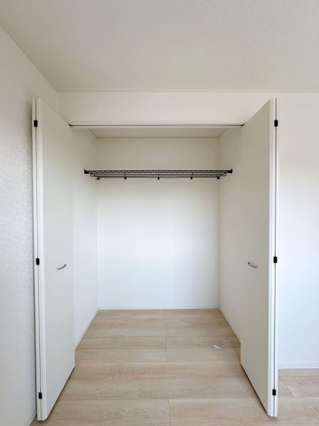●東区温品3丁目の収納|2階6帖洋室のウォークインクローゼット☆