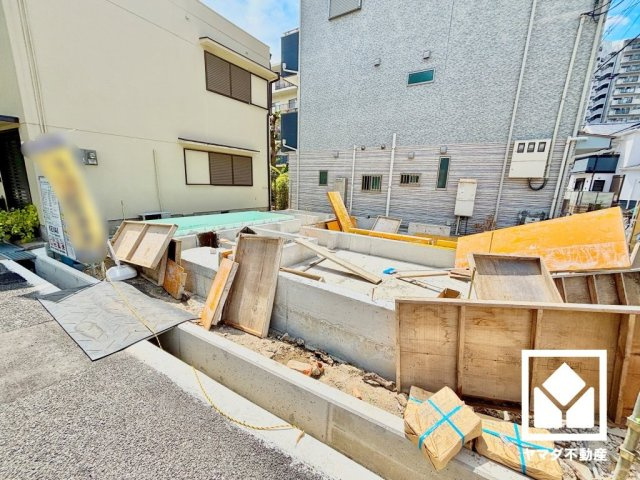 尼崎市長洲東通２期のその他|リビングにはカウンター付きの書斎スペースがあり、テレワークスペースやお子様の勉強机、家事の合間にほっと一息つける空間など、自由にご活用いただけます。