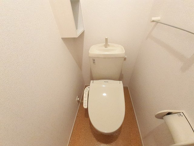 サクラのトイレ|落ち着いた色調のトイレです