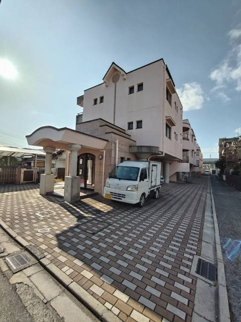 伽藍館の駐車場