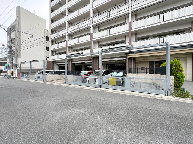 ディアメゾン観音本町リアーレ 301の駐車場|駐車場使用料は3000円〜5500円☆
4台分空きがあります！（令和8年5月18日時点）
