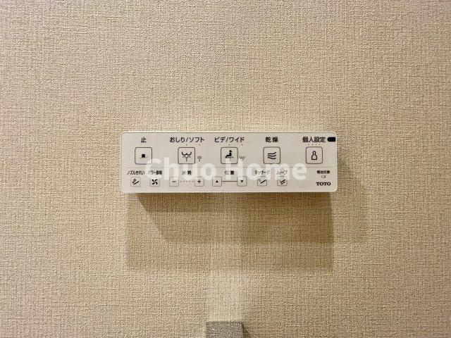 イニシア上野根岸の内装|【ウォシュレット】清潔に使いたいお手洗いには最適な設備です。もちろんウォームレットも標準装備です。