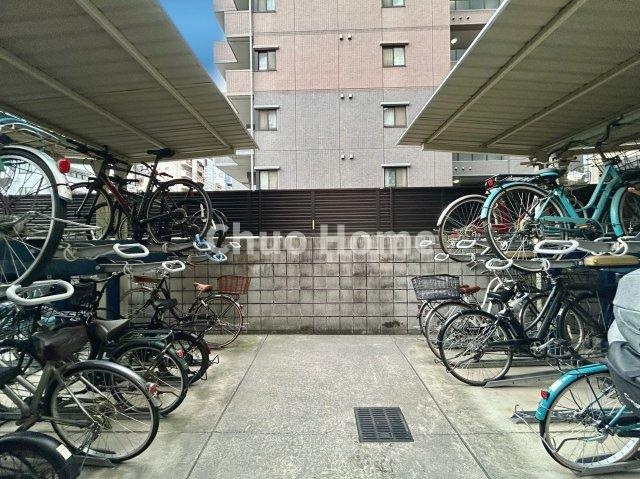 イニシア上野根岸の駐輪場|【自転車置き場】最新の空き状況や費用などの詳細は担当スタッフまでお問い合わせください。