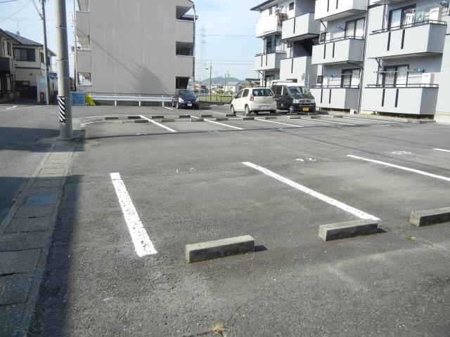 U・TOPIA34　B棟の駐車場